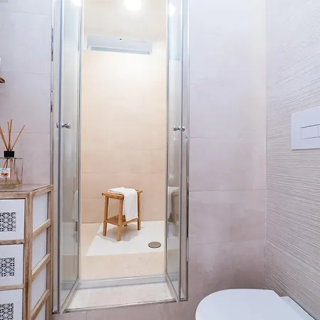 ヴィラ Euphorbia オストゥーニ